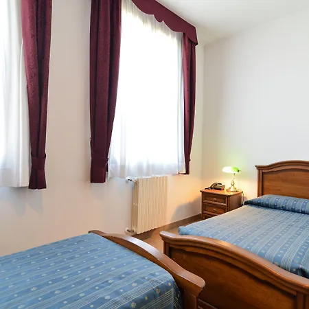 فندق Isola Di San Servolo - Centro 3*