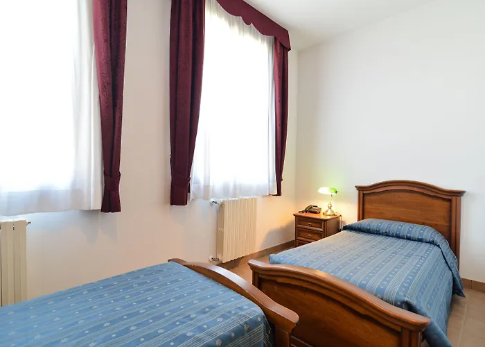 Hotel Isola Di San Servolo - Centro 3*